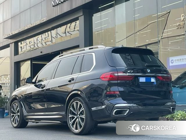 BMW X7 2021 Черный из Китая, фото 2