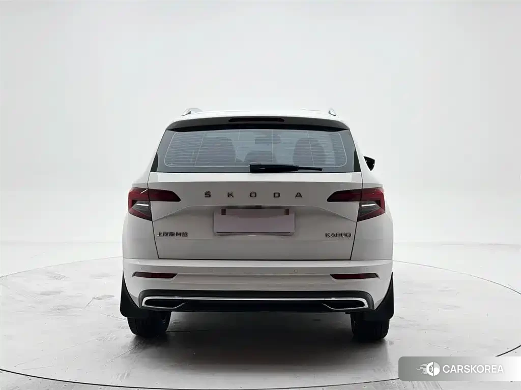 Skoda Karoq 2022 Белый из Китая, фото 2