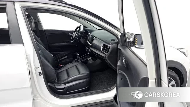 Kia Stonic 2018 Белый из Кореи, фото 2