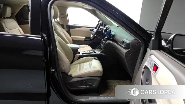 Ford Explorer 6th Generation 2022 Черный из Кореи, фото 2