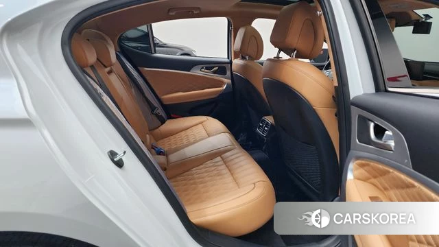Genesis The New G70 2023 Белый из Кореи, фото 2