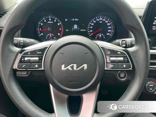 Kia The New K3 2nd generation 2022 Белый из Кореи, фото 2