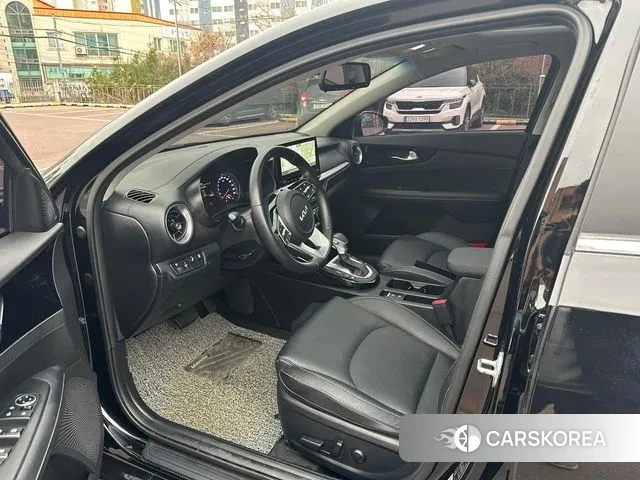 Kia The New K3 2nd generation 2021 Черный из Кореи, фото 2