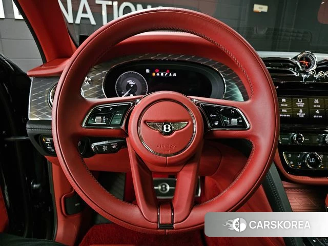 Bentley Bentayga 2022 Черный из Кореи, фото 2