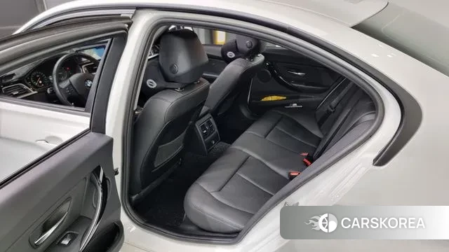 BMW 3 Series (F30) 2018 Белый из Кореи, фото 2