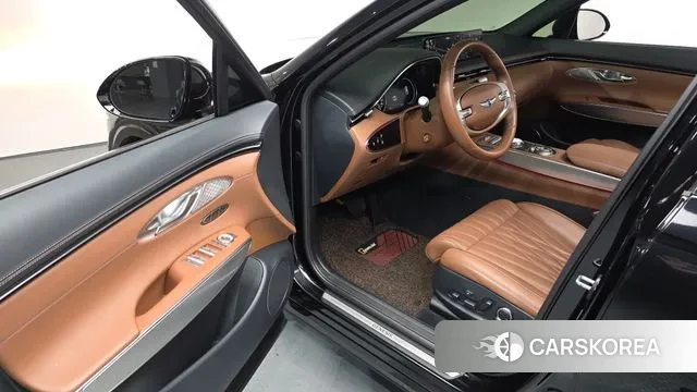 Genesis GV70 2023 Черный из Кореи, фото 2