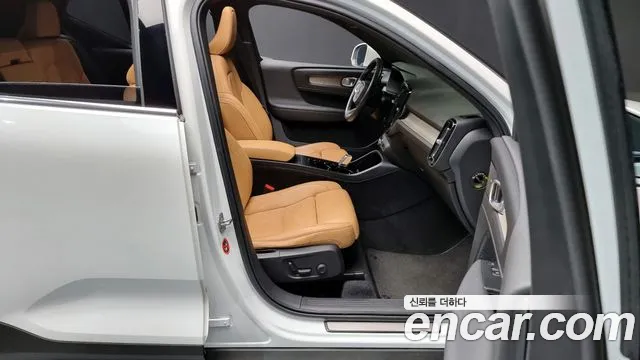 Volvo XC40 2019 Белый из Кореи, фото 2