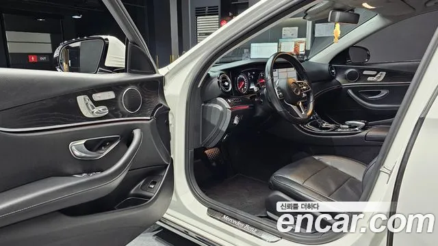 Mercedes-Benz E-Class W213 2019 Белый из Кореи, фото 2