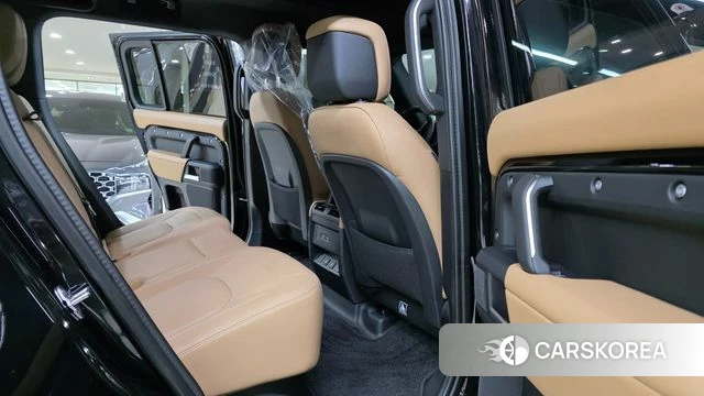 Land Rover Defender (L663) 2025 Черный из Кореи, фото 2