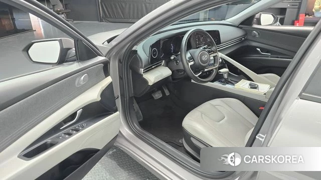 Hyundai Avante Hybrid (CN7) 2022 Серый из Кореи, фото 2