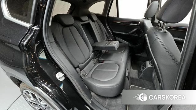 BMW X1 (F48) 2022 Черный из Кореи, фото 2