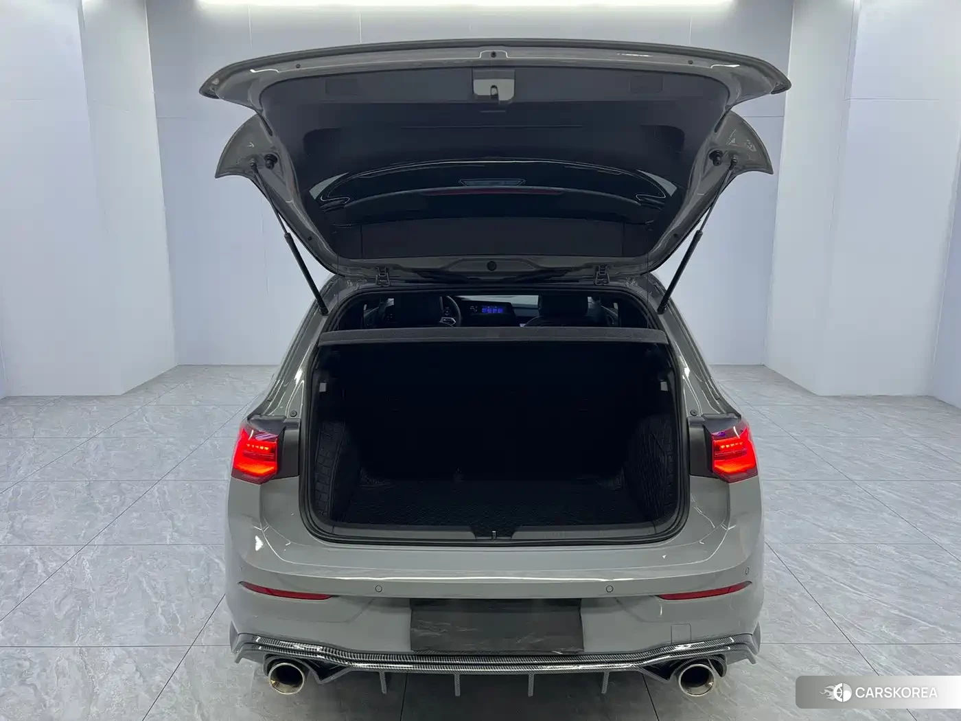 Volkswagen Golf 2023 Silver/gray из Китая, фото 2