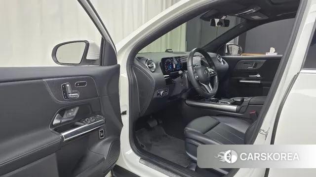 Mercedes-Benz GLA - Class H247 2021 Белый из Кореи, фото 2