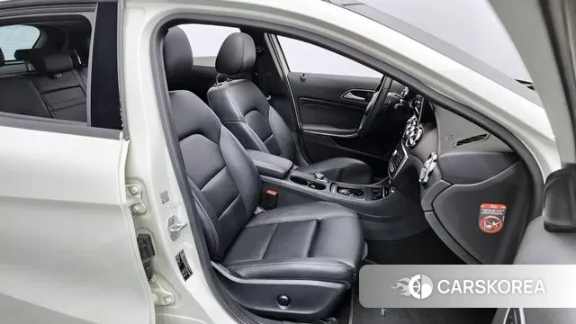 Mercedes-Benz GLA-Class X156 2018 Белый из Кореи, фото 2