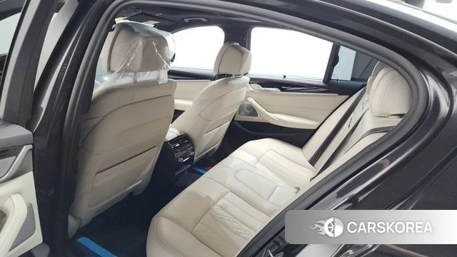 BMW 5 Series (G30) 2022 Серый из Кореи, фото 2