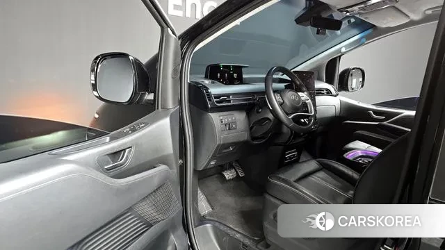 Hyundai Staria 2023 Черный из Кореи, фото 2