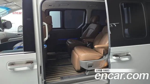 Hyundai Staria 2023 Белый из Кореи, фото 2