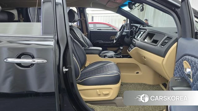 Kia The New Carnival 2019 Черный из Кореи, фото 2