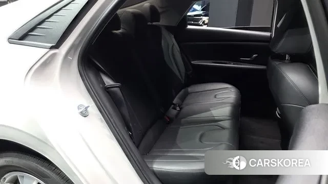 Hyundai Avante (CN7) 2022 Серебристо-серый из Кореи, фото 2