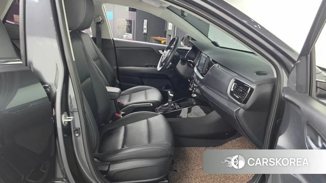 Kia Stonic 2018 Серый из Кореи, фото 2