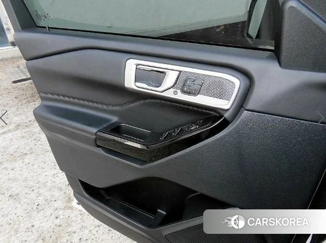 Ford Explorer 6th Generation 2021 Белый из Кореи, фото 2