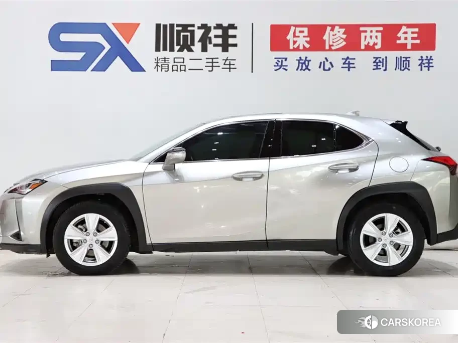 Lexus UX 2022 Silver/gray из Китая, фото 2