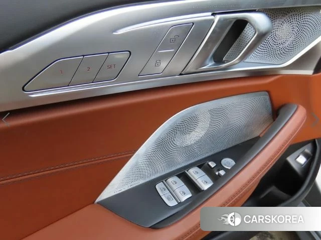 BMW 8 Series (G15) 2024 Серебристо-серый из Кореи, фото 2