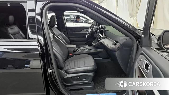 Ford Explorer 6th Generation 2024 Черный из Кореи, фото 2