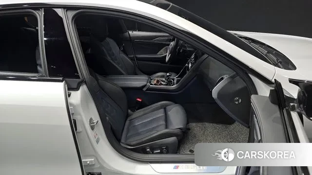 BMW 8 Series (G15) 2023 Белый из Кореи, фото 2