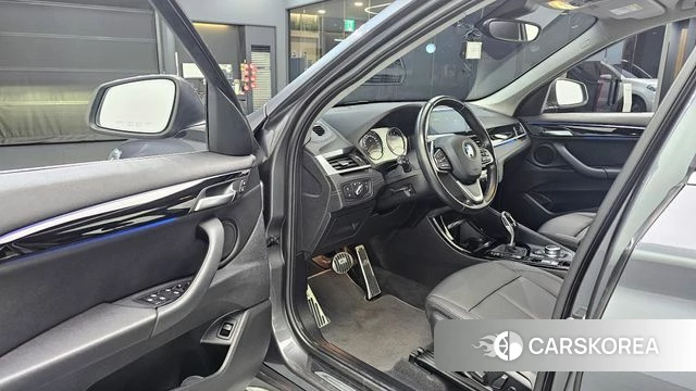 BMW X1 (F48) 2021 Серый из Кореи, фото 2