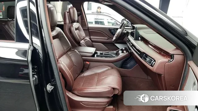 Lincoln Aviator 2nd generation 2021 Черный из Кореи, фото 2