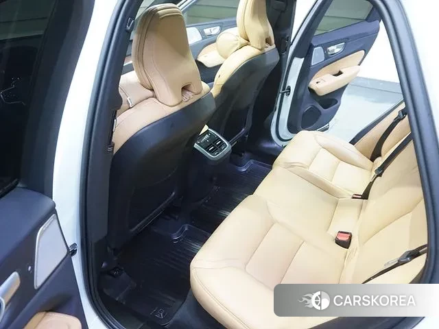 Volvo XC60 second Generation id 2900057 из Кореи 2