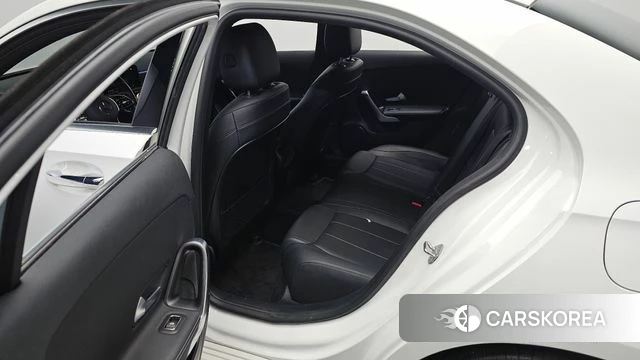 Mercedes-Benz A-Class W177 2021 Белый из Кореи, фото 2