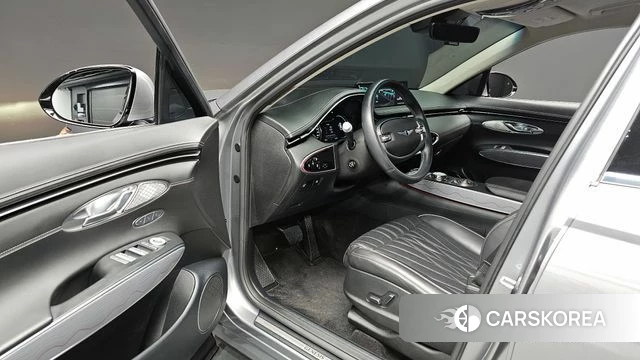 Genesis GV70 2023 Серебристо-серый из Кореи, фото 2