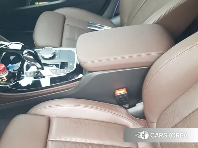 BMW X4 (G02) 2024 Серебристо-серый из Кореи, фото 2