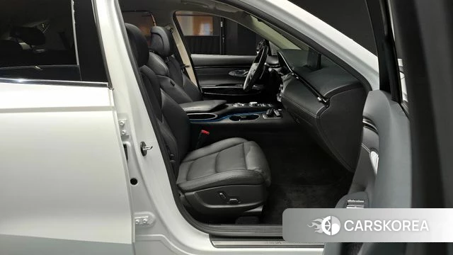 Genesis GV70 2023 Белый из Кореи, фото 2