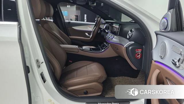 Mercedes-Benz E-Class W213 2021 Белый из Кореи, фото 2