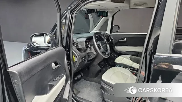 Kia The New Kia Ray 2023 Черный из Кореи, фото 2