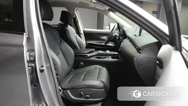 Genesis GV70 2021 Серебряный из Кореи, фото 2