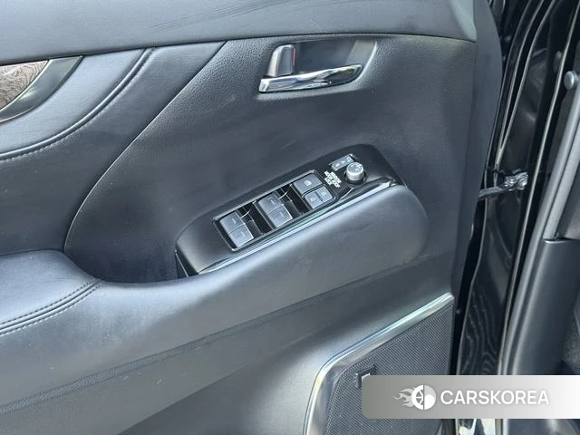 Toyota Elfa 2022 Черный из Китая, фото 2