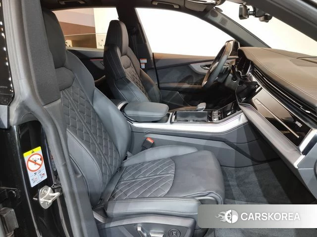 Audi Q8 (4M) 2024 Черный из Кореи, фото 2