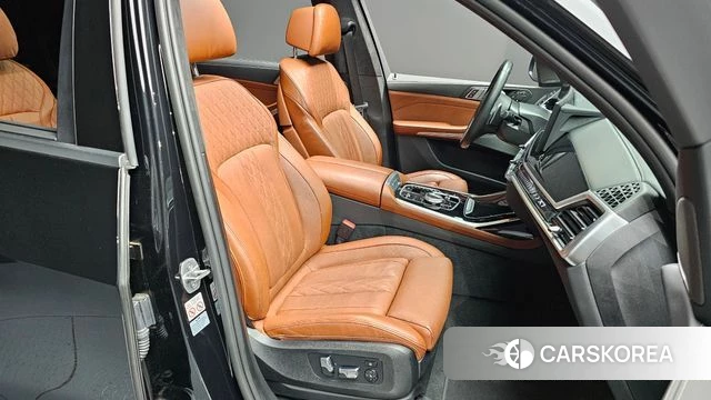 BMW X7 (G07) 2023 Черный из Кореи, фото 2