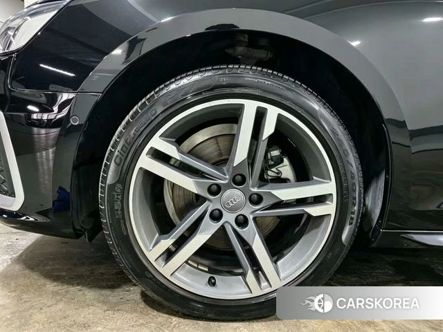 Audi A4L 2021 Черный из Китая, фото 2
