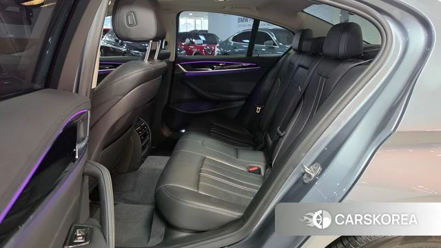 BMW 5 Series (G30) 2018 Серый из Кореи, фото 2