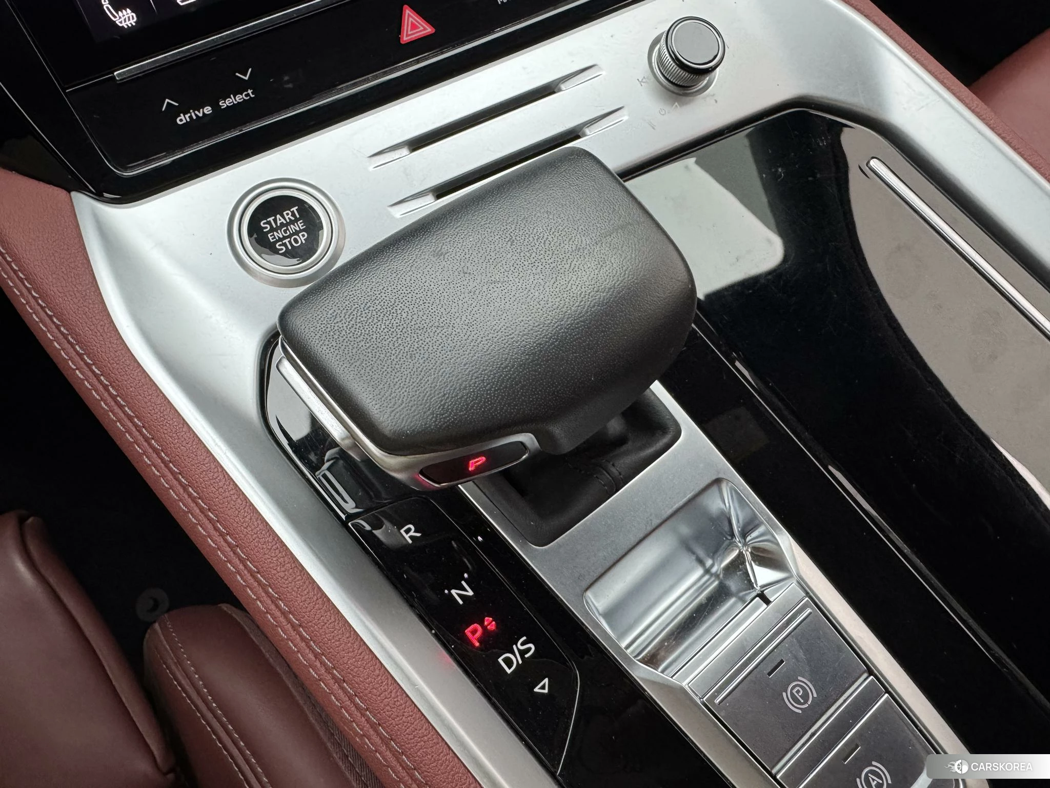 Audi Q6 2023 Черный из Китая, фото 2