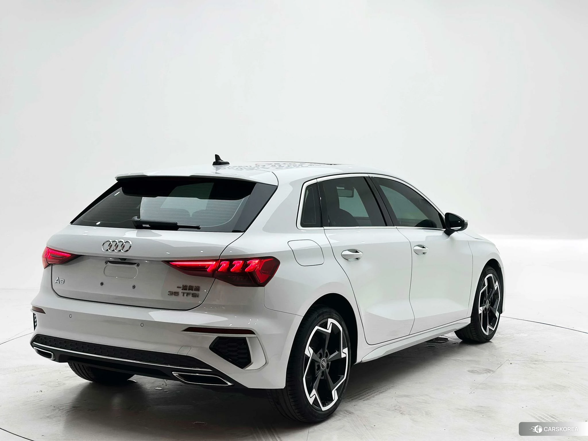 Audi A3 2023 Белый из Китая, фото 2