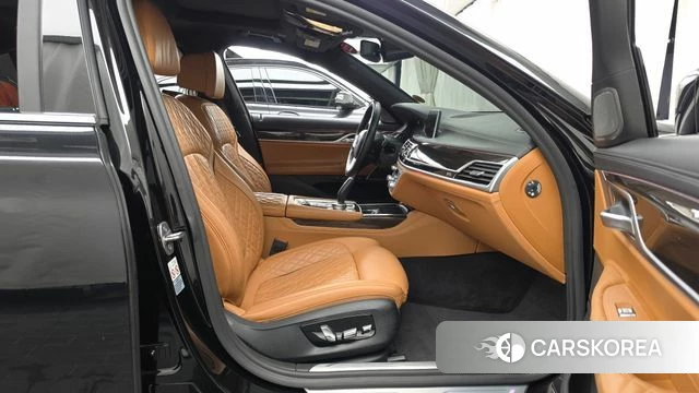 BMW 7 Series (G11) 2019 Черный из Кореи, фото 2