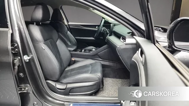 Kia K5 3rd generation 2023 Серый из Кореи, фото 2