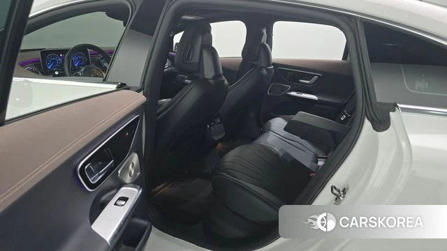 Mercedes-Benz EQE V295 2022 Белый из Кореи, фото 2