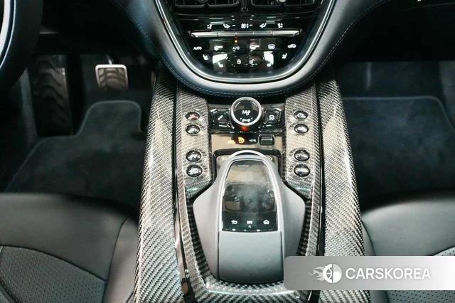 Aston Martin DBX 2024 Черный из Кореи, фото 2